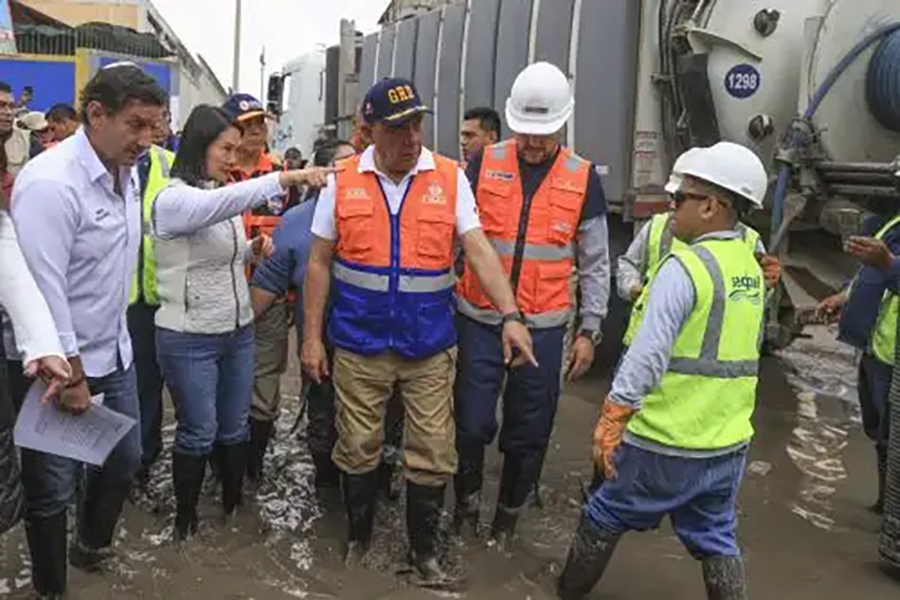 Presidenta Fujimori anuncia reestructuración de Sedapal debido a inundaciones